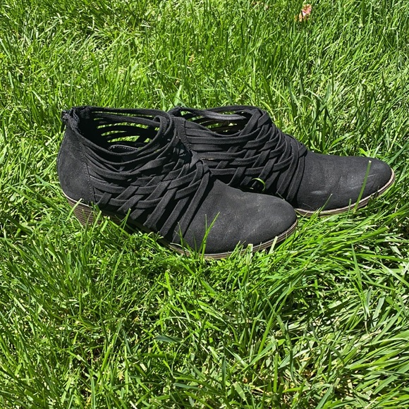 Fergalicious strappy booties! - Picture 2 of 8